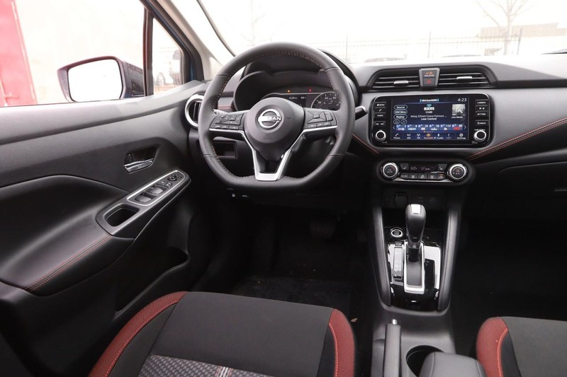 Nissan Versa Vehicle Image 19
