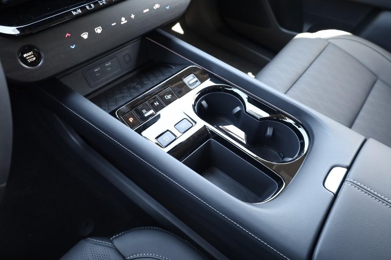 Nissan Murano Vehicle Image 16