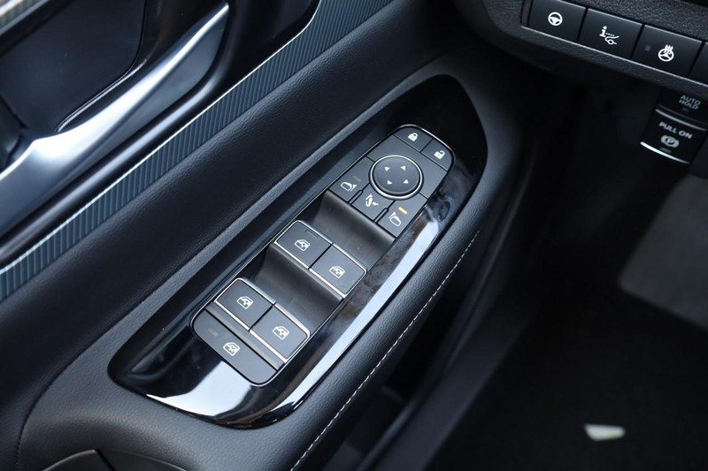 Nissan Murano Vehicle Image 18