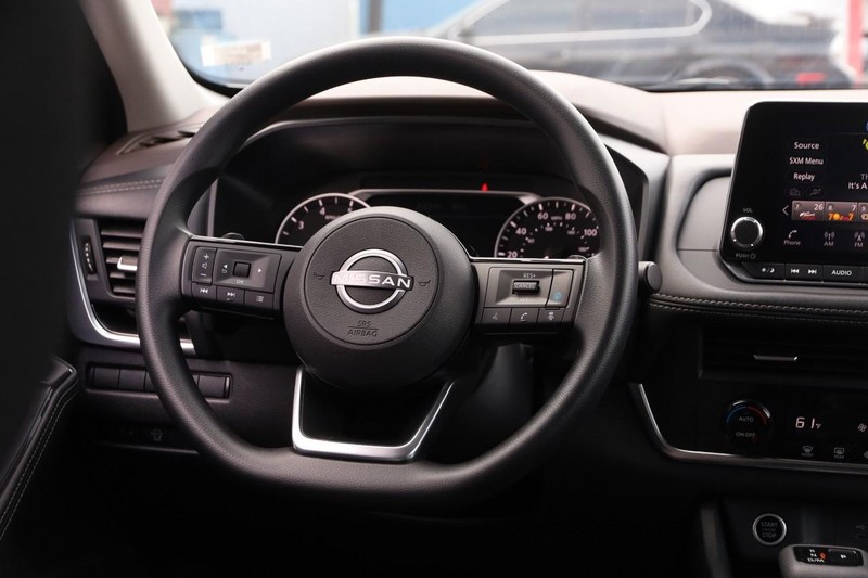 Nissan Rogue Vehicle Image 21