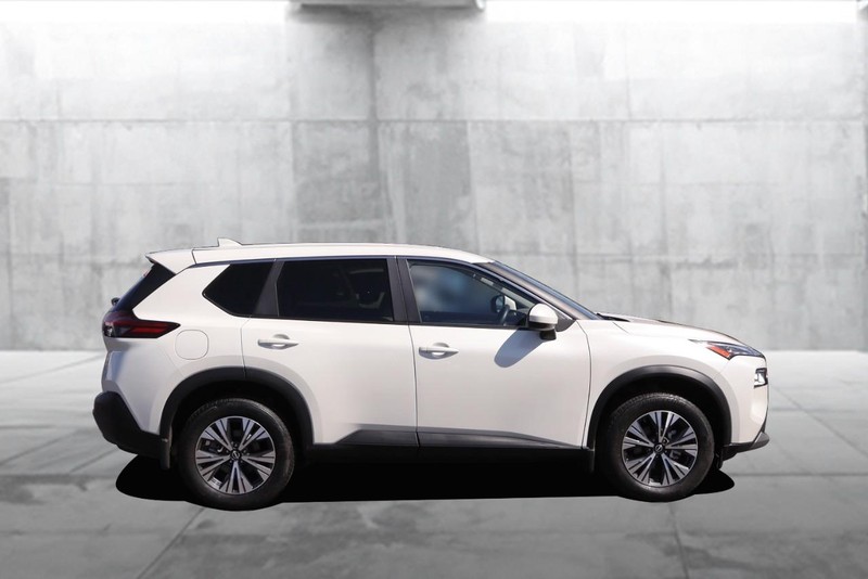 Nissan Rogue Vehicle Image 05