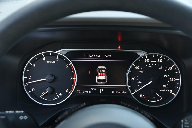 Nissan Rogue Vehicle Image 13