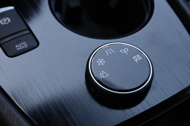 Nissan Rogue Vehicle Image 18