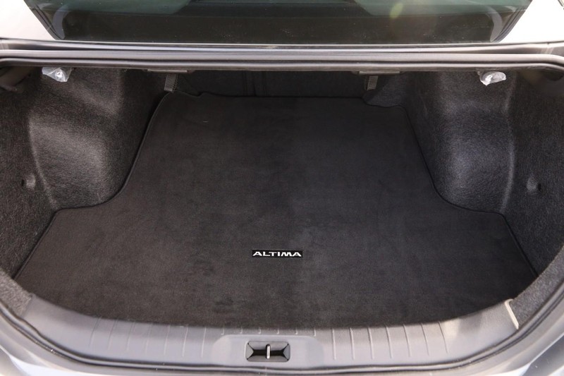 Nissan Altima Vehicle Image 07