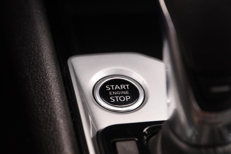 Nissan Altima Vehicle Image 14