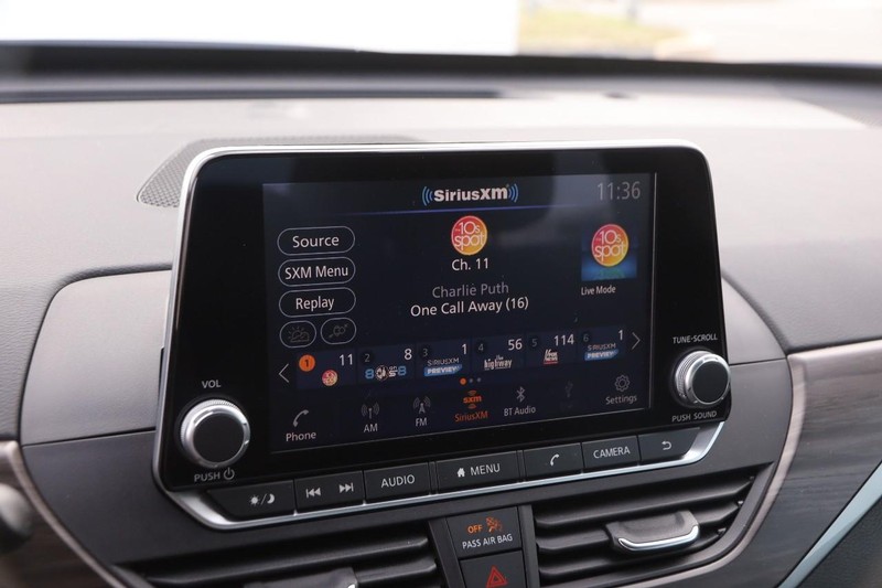 Nissan Altima Vehicle Image 15