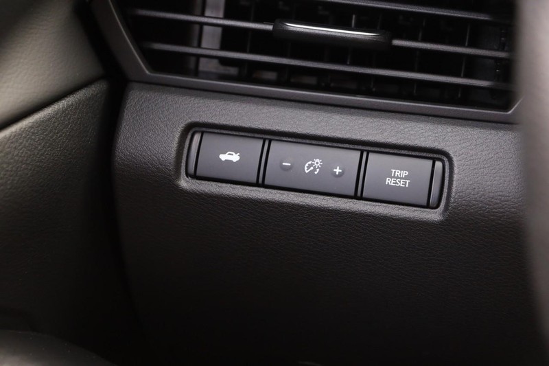 Nissan Altima Vehicle Image 18