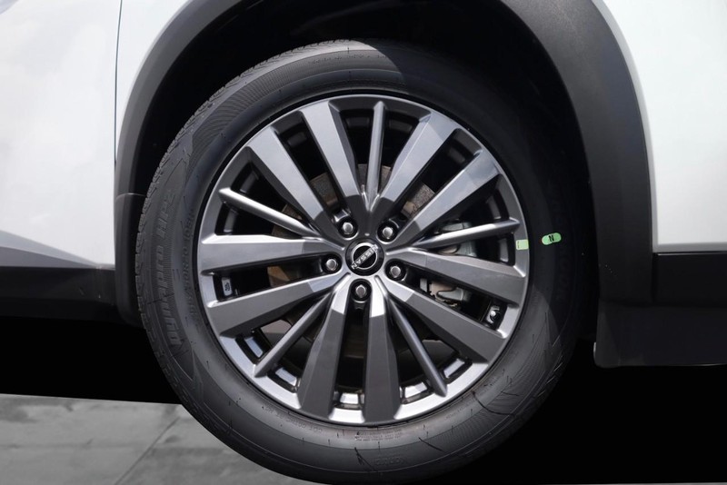 Nissan Pathfinder Vehicle Image 03