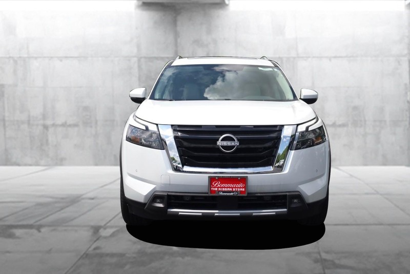 Nissan Pathfinder Vehicle Image 04