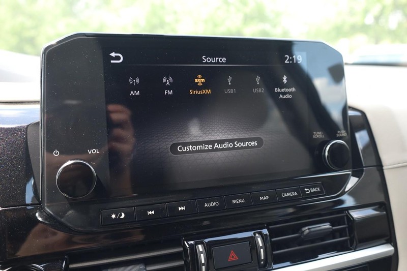 Nissan Pathfinder Vehicle Image 12