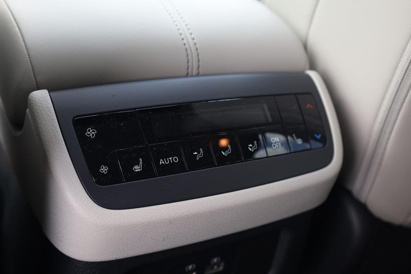 Nissan Pathfinder Vehicle Image 23