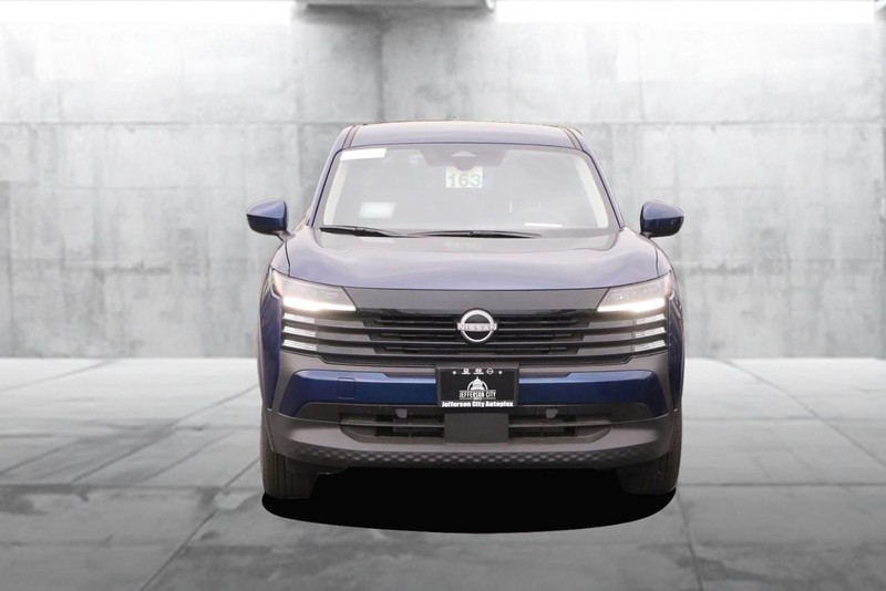 Nissan Kicks Vehicle Image 04