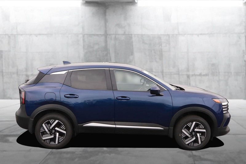 Nissan Kicks Vehicle Image 05