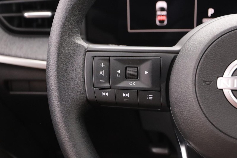 Nissan Kicks Vehicle Image 11
