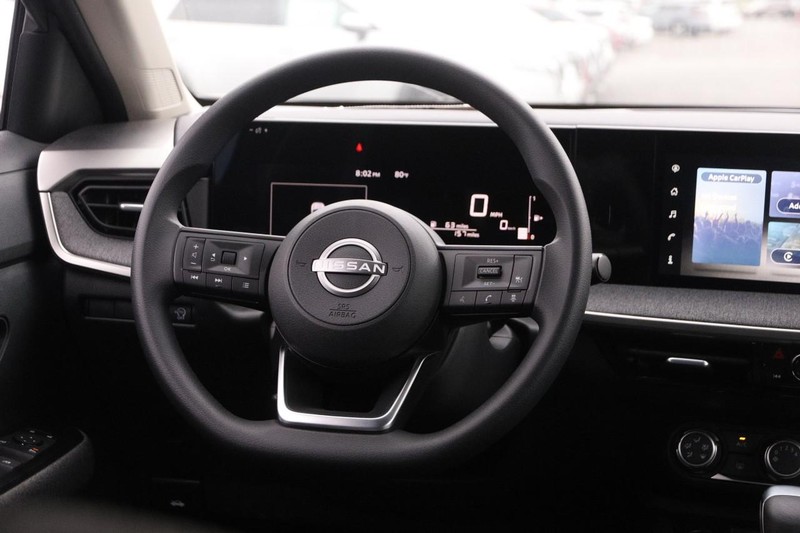 Nissan Kicks Vehicle Image 19