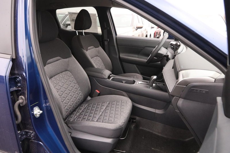 Nissan Kicks Vehicle Image 22