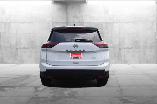 Nissan Rogue Vehicle Image 06