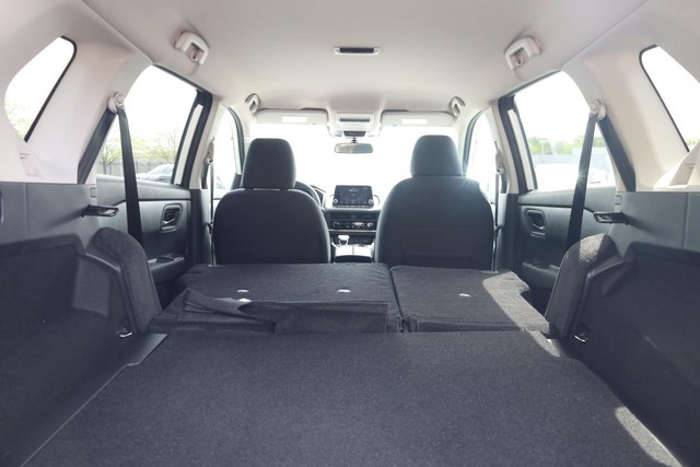 Nissan Rogue Vehicle Image 08