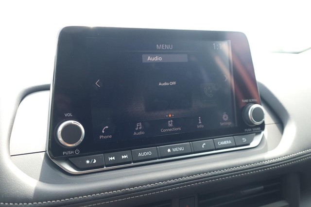 Nissan Rogue Vehicle Image 11