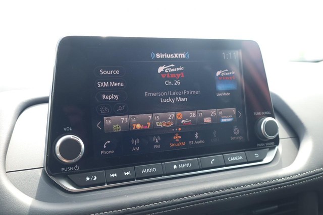 Nissan Rogue Vehicle Image 12