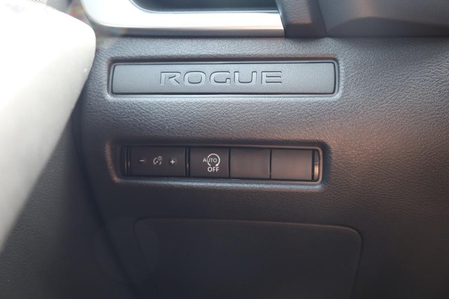 Nissan Rogue Vehicle Image 16
