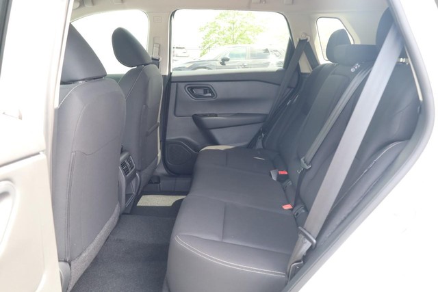 Nissan Rogue Vehicle Image 20