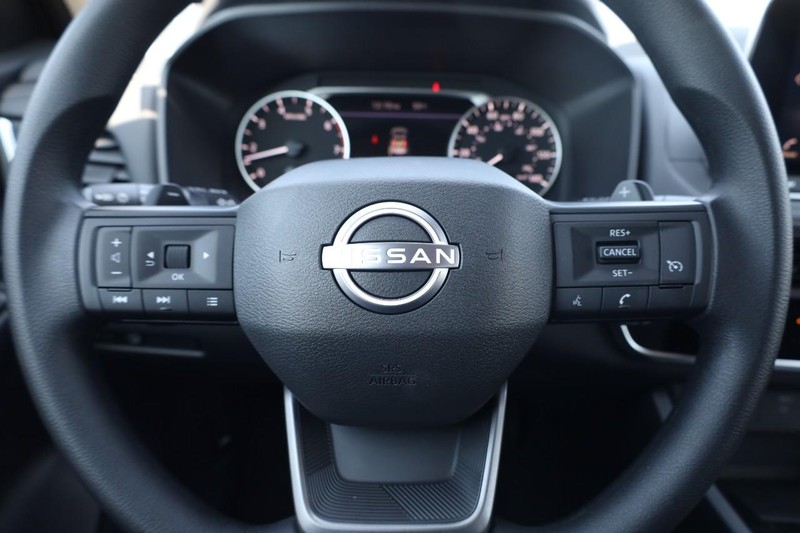 Nissan Rogue Vehicle Image 10