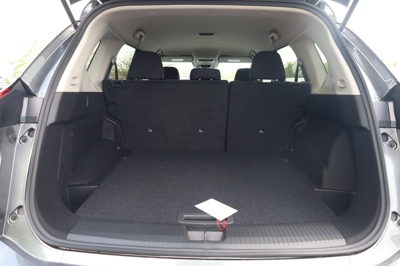 Nissan Rogue Vehicle Image 07