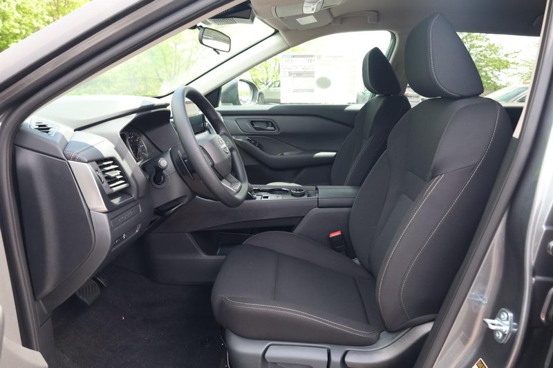 Nissan Rogue Vehicle Image 20