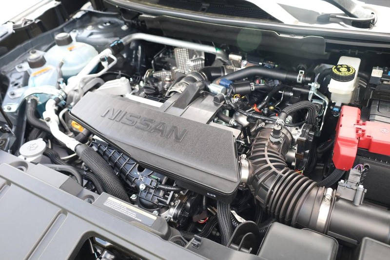 Nissan Rogue Vehicle Image 25