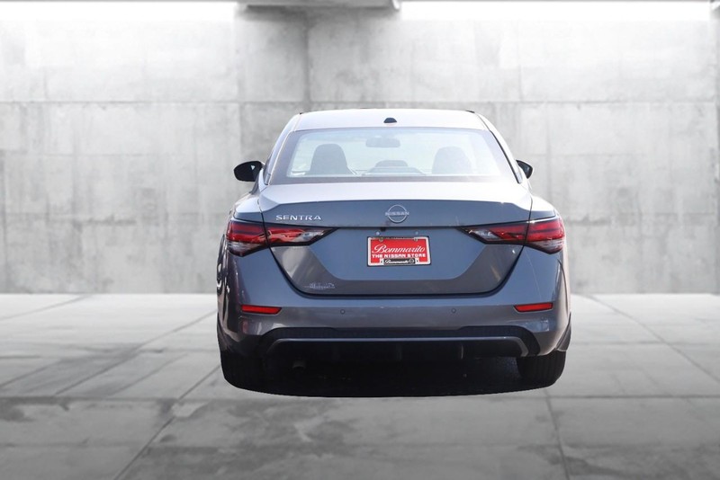 Nissan Sentra Vehicle Image 06
