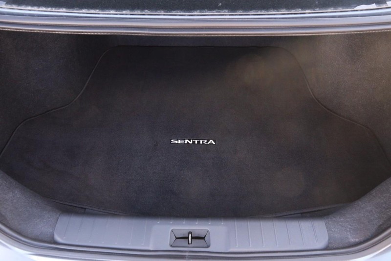 Nissan Sentra Vehicle Image 07