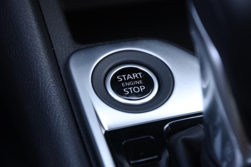 Nissan Sentra Vehicle Image 17