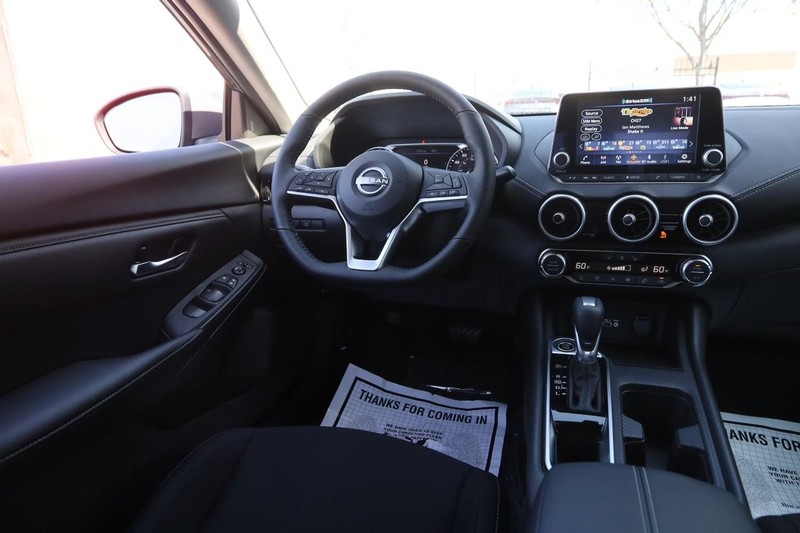 Nissan Sentra Vehicle Image 20