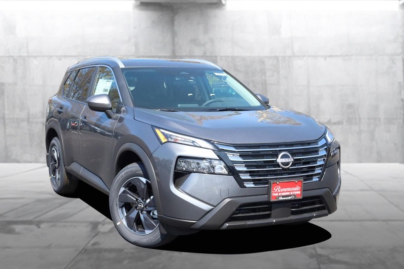 Nissan Rogue Vehicle Image 02