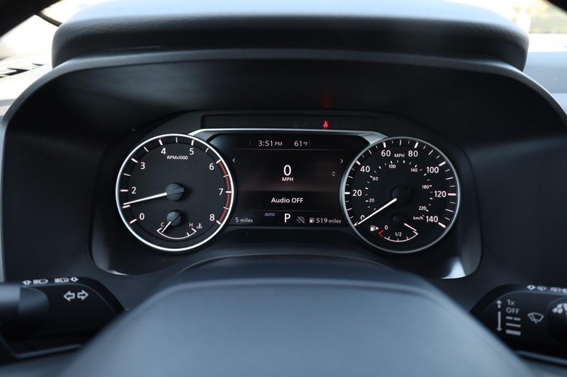 Nissan Rogue Vehicle Image 11