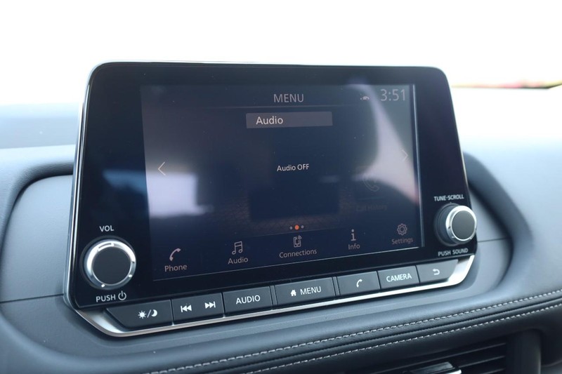 Nissan Rogue Vehicle Image 12