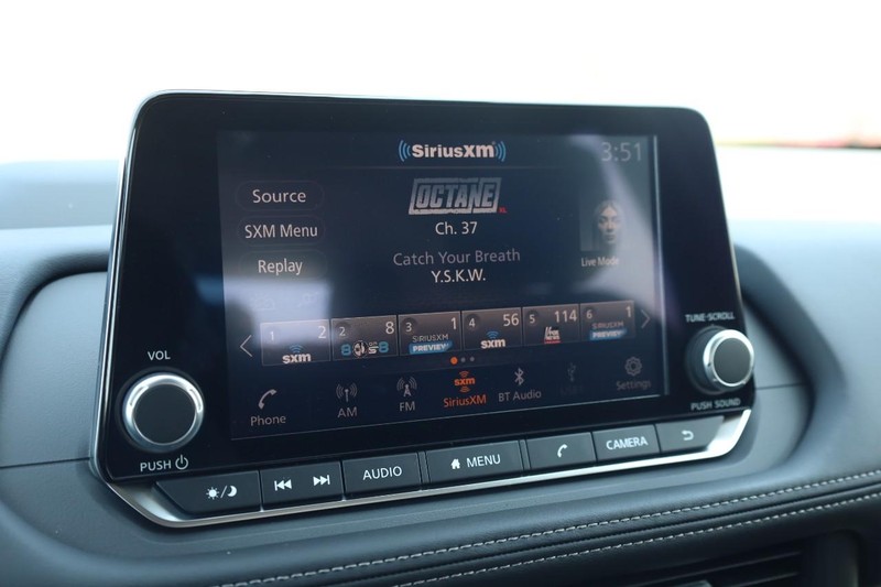 Nissan Rogue Vehicle Image 13