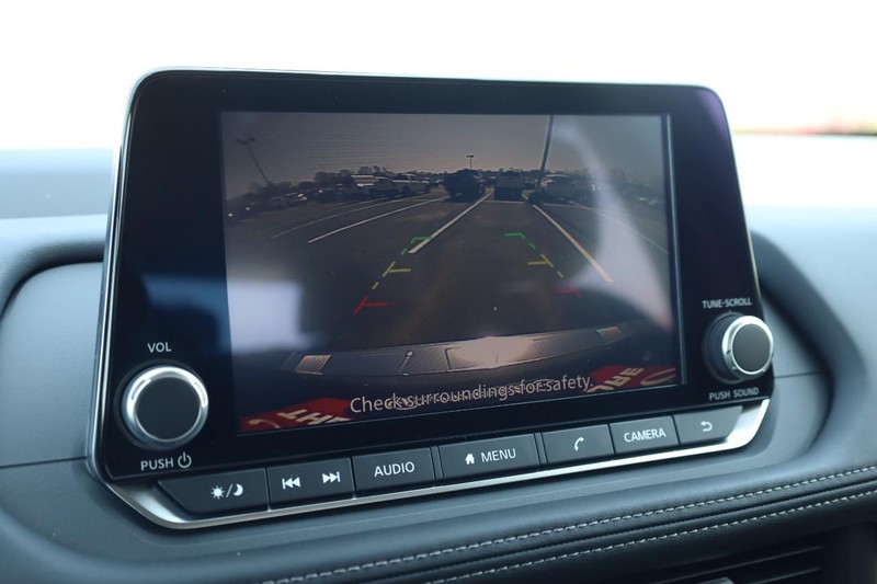 Nissan Rogue Vehicle Image 14