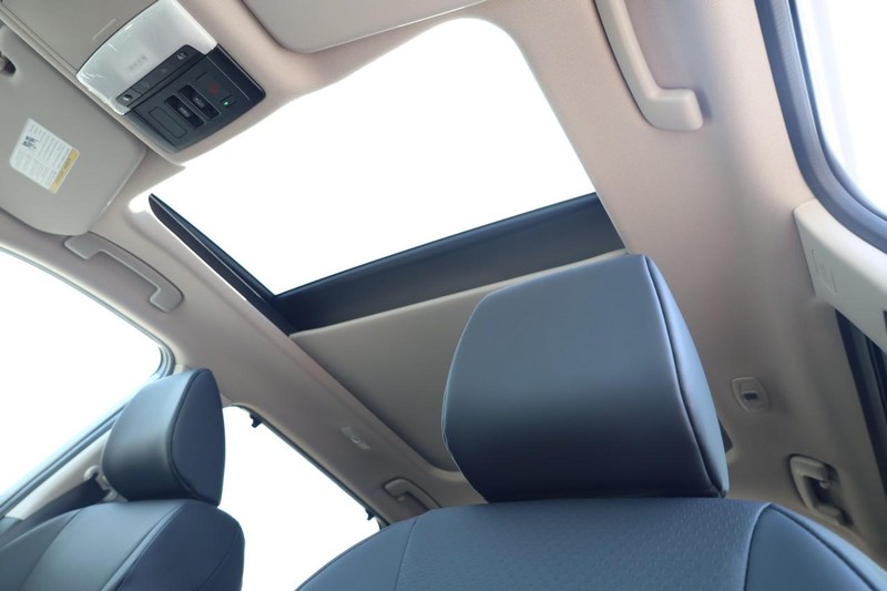 Nissan Rogue Vehicle Image 22