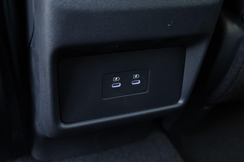 Nissan Rogue Vehicle Image 24