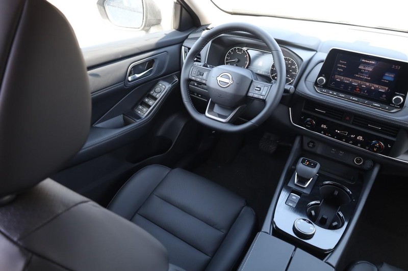 Nissan Rogue Vehicle Image 26