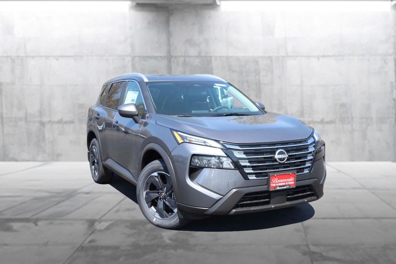 Nissan Rogue Vehicle Image 02