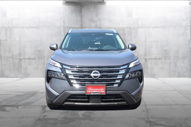 Nissan Rogue Vehicle Image 05