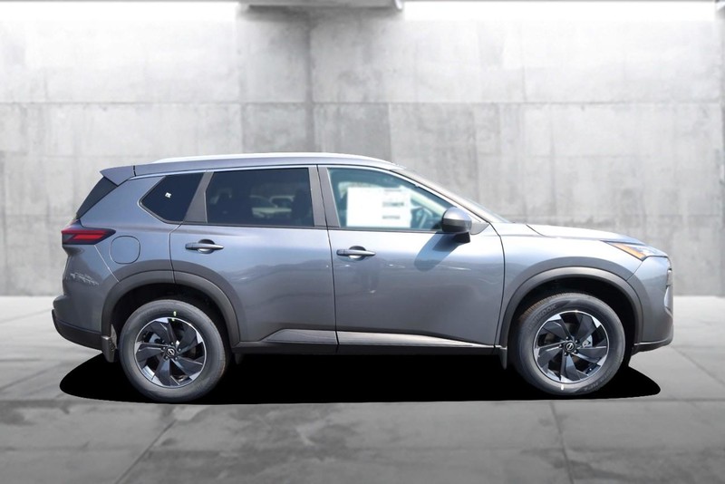 Nissan Rogue Vehicle Image 06
