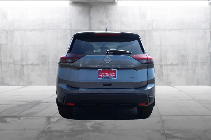 Nissan Rogue Vehicle Image 07