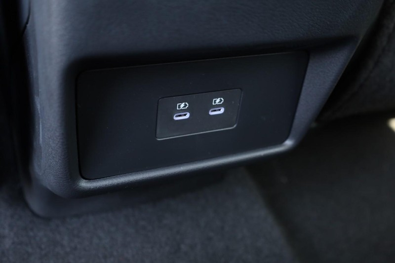 Nissan Rogue Vehicle Image 24
