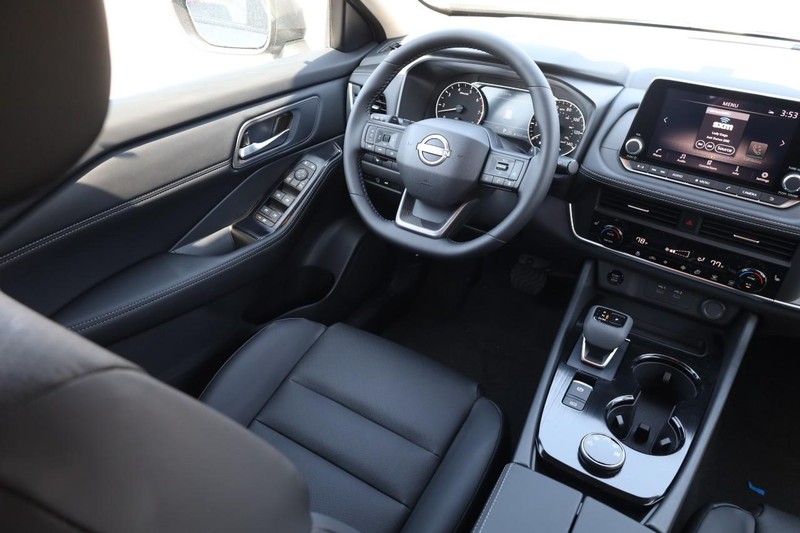 Nissan Rogue Vehicle Image 26