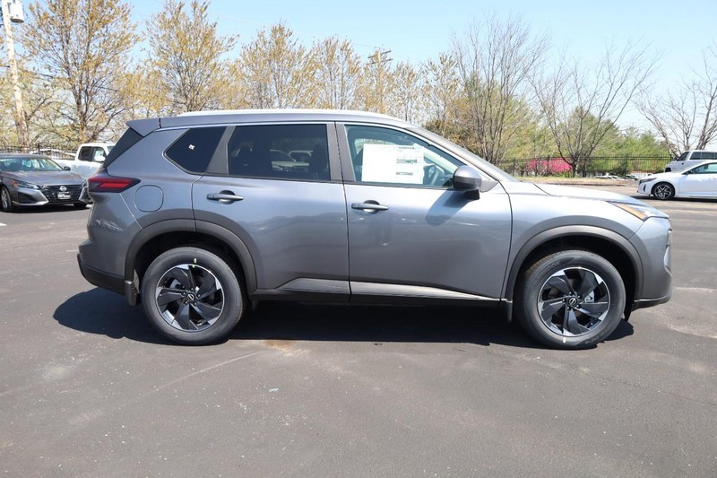 Nissan Rogue Vehicle Image 05