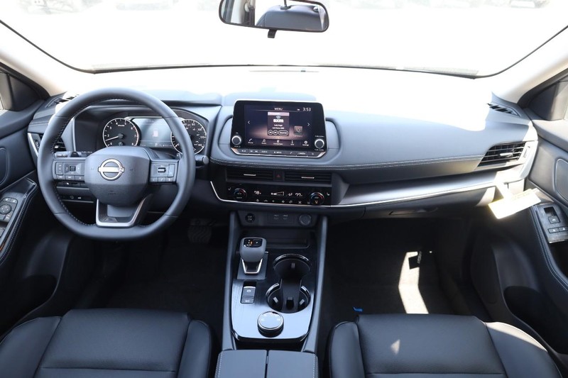 Nissan Rogue Vehicle Image 24